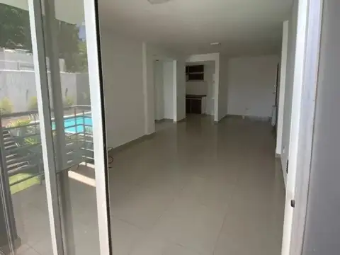 Departamento en Alquiler en Lomas De Zamora, $ 675.000