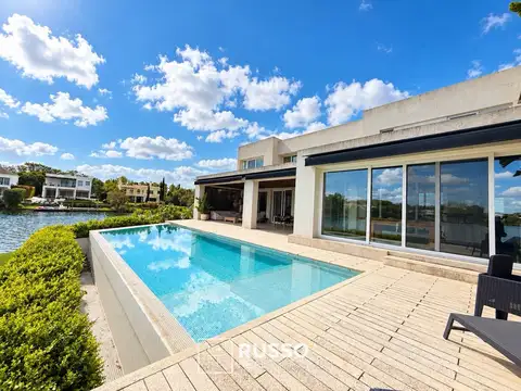 CASA AL LAGO EN VENTA | ISLA NORTE – SANTA BÁRBARA | MÁS DE 40 M DE COSTA