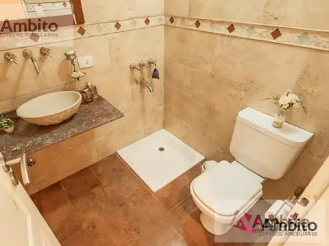 Casa en Venta con 4 cocheras