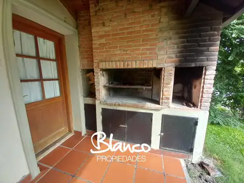 Casa 5 ambientes con 4 baños