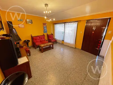 Casa 4 ambientes con 1 baño