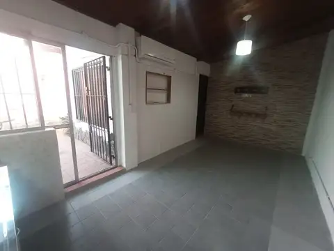 Depto Tipo Casa en Alquiler de 1 dormitorio