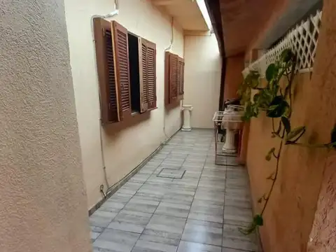 Casa tipo PH + Departamento 2 ambientes