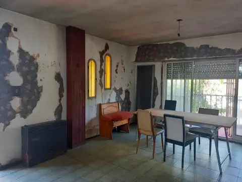 Depto Tipo Casa en Venta 40 años