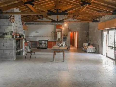 Casa en Venta con 10 cocheras