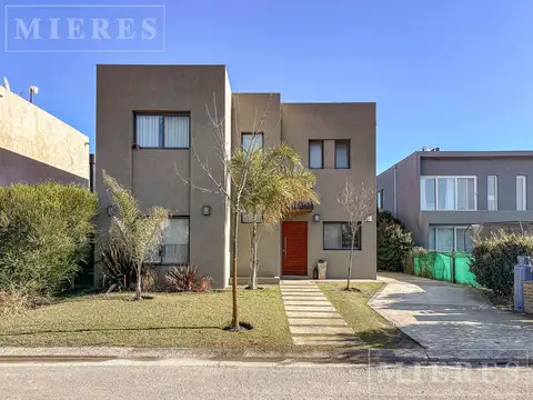 Casa en Venta en el Barrio Vila Marina I - Villanueva.