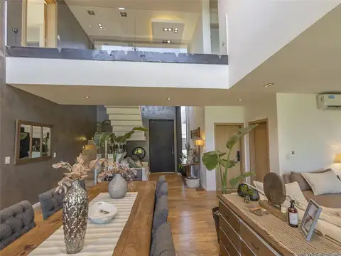 Casa en Alquiler de 4 dormitorios