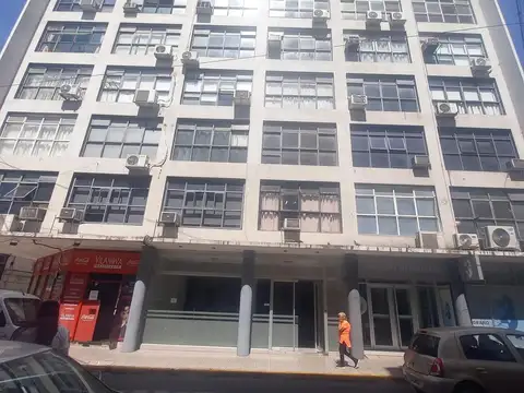 Oficina en edificio, 1ra Junta (esquina 25 de Mayo) al 2500