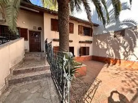 Saavedra al 100 Moreno centro