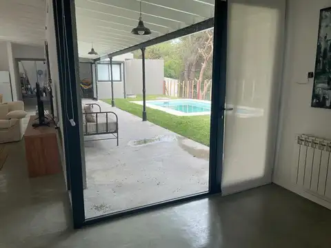 VENTA CASA 4 AMB EN CLAROMECO - PILETA