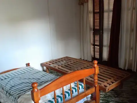 Casa 7 ambientes con 4 baños