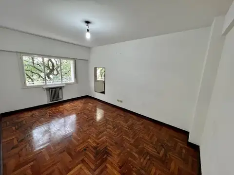 Avenida Forest al 400