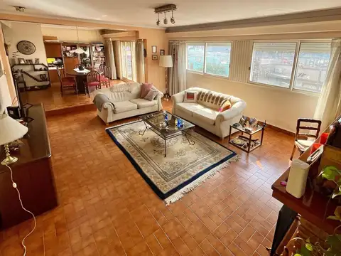 Depto Tipo Casa en Venta con 1 cocheras