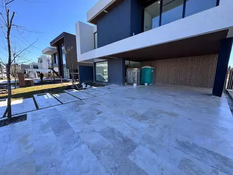 Casa en Venta al Este