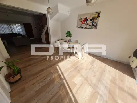 Hermosa Casa De 4 Ambientes Con Pileta Climatizada + Quincho + Parque En Haedo - Av. Gdor. Emilio Castro 200
