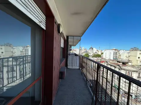 Departamento 4 ambientes con dependencia en Flores