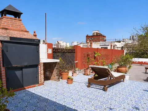 PH en Boedo con entrada independiente, terraza y parrilla.