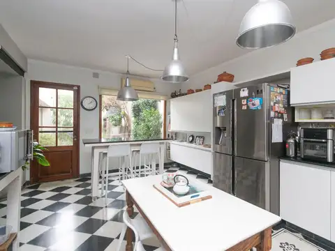 Casa en Venta en Chacarita, USD 520.000
