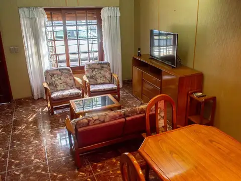 Casa 4 ambientes con 1 baño