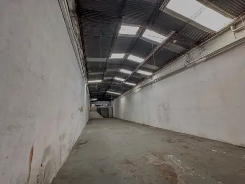 Galpon en Alquiler 55  mts Fondo