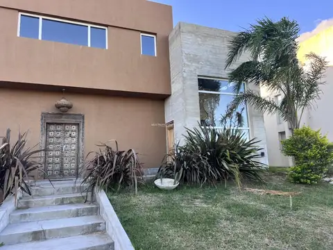Venta Casa a la laguna en Horizontes al Sur 4 Dormitorios Canning