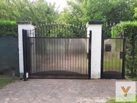 Casa 7 ambientes con 4 baños