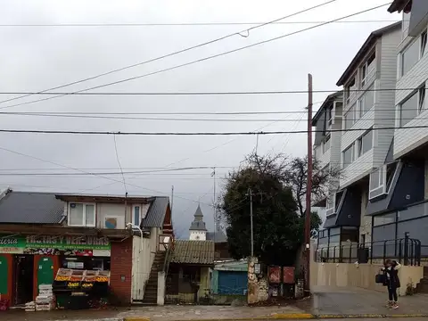 Av. Angel Gallardo al 500