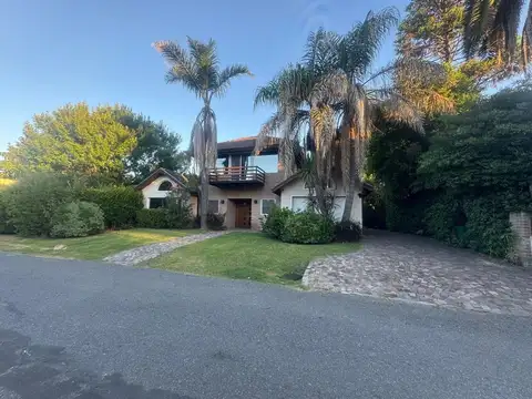 Casa en Alquiler de 4 dormitorios
