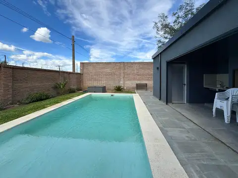 Casa 4 ambientes con 2 baños