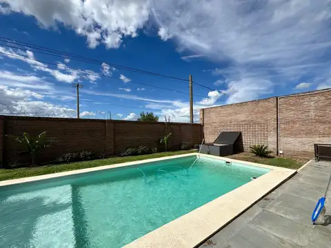 Casa en Venta con 2 cocheras