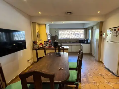 CASA CON PISCINA EN VILLA REAL