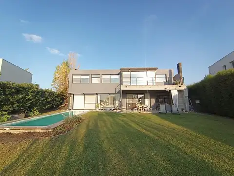 Casa en Alquiler de 4 dormitorios