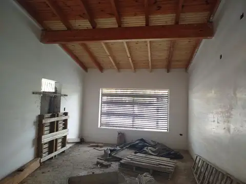 Casa 5 ambientes con 2 baños