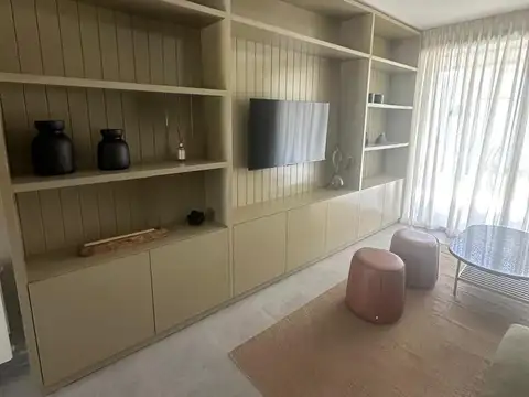 Casa en Alquiler con 1 cochera