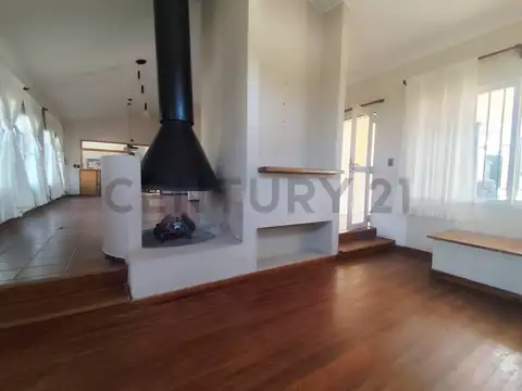 Casa 6 ambientes con 3 baños