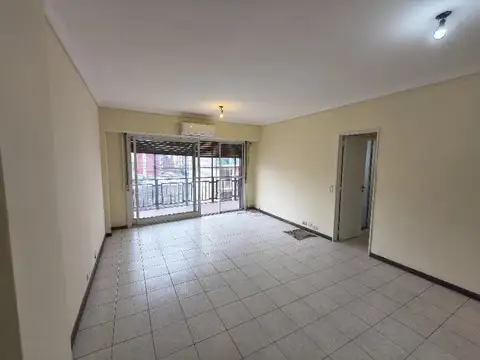 DEPARTAMENTO DE 3 AMBIENTES EN ALQUILER – CENTRO DE AVELLANEDA