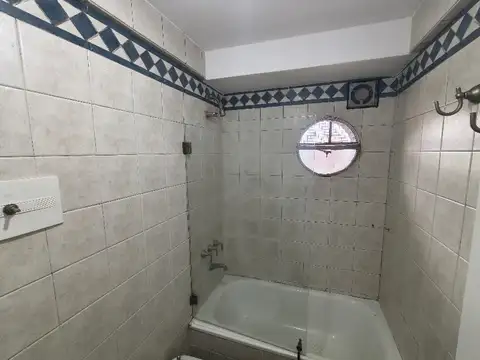 DEPARTAMENTO DE 3 AMBIENTES EN ALQUILER – CENTRO DE AVELLANEDA