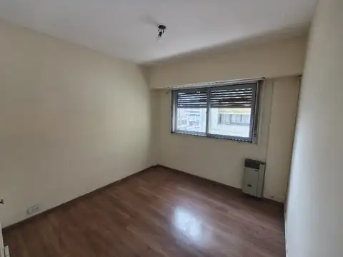 25 De Mayo 100, Piso 4