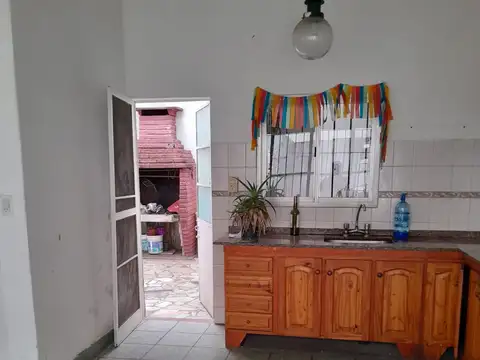 AMPLIO PH 2 AMBIENTES CON 2 PATIOS Y PARRILLA  IDEAL INVERSOR 