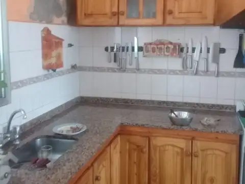 AMPLIO PH 2 AMBIENTES CON 2 PATIOS Y PARRILLA  IDEAL INVERSOR 