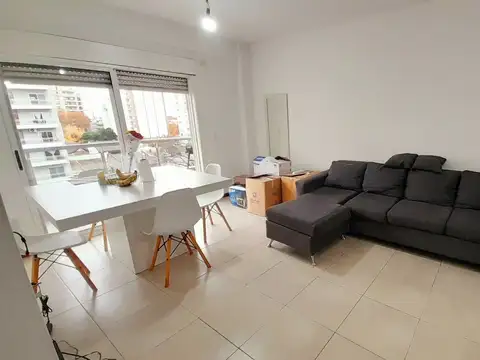 Villa Ballester céntrico! Amplio y luminoso 3 amb con vista abierta!