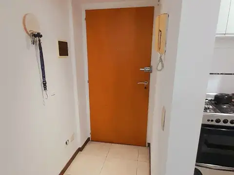 Villa Ballester céntrico! Amplio y luminoso 3 amb con vista abierta!