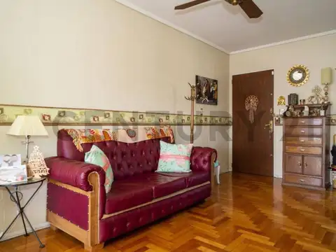 Venta Departamento 4 amb. con Balcón Terraza. Caballito