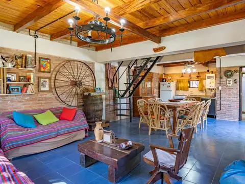 VENTA - Casa 2 dormitorios con piscina - Oliveros, Santa Fe.