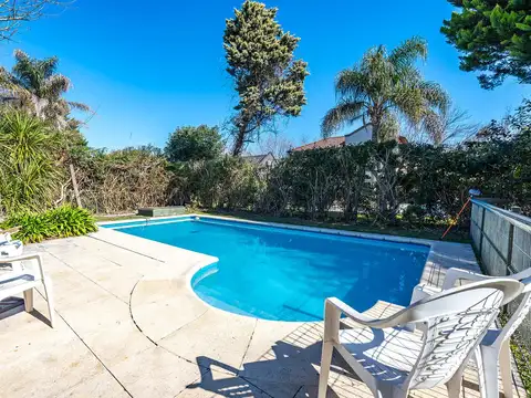Casa 6 ambientes con 4 baños