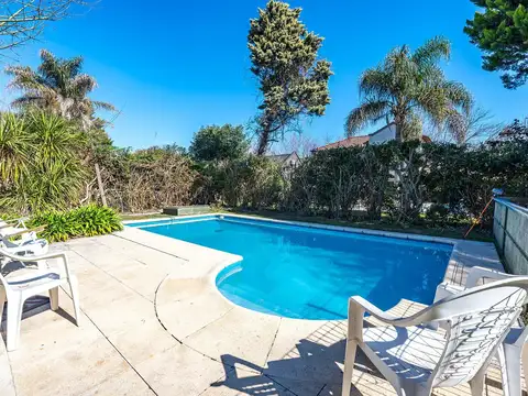 Casa 6 ambientes con 4 baños