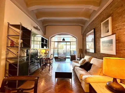 Avenida Alicia Moreau de Justo 1800