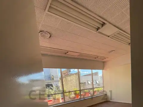 Microcentro – Tucumán 800 – Oficina Corporativa 110 m² – Espacio Versátil - Ubicación Estratégica.