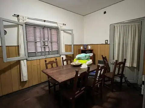 Casa 4 ambientes con 1 baño