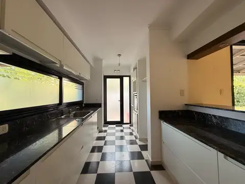 Casa en Alquiler en Santo Tome, USD 1.500